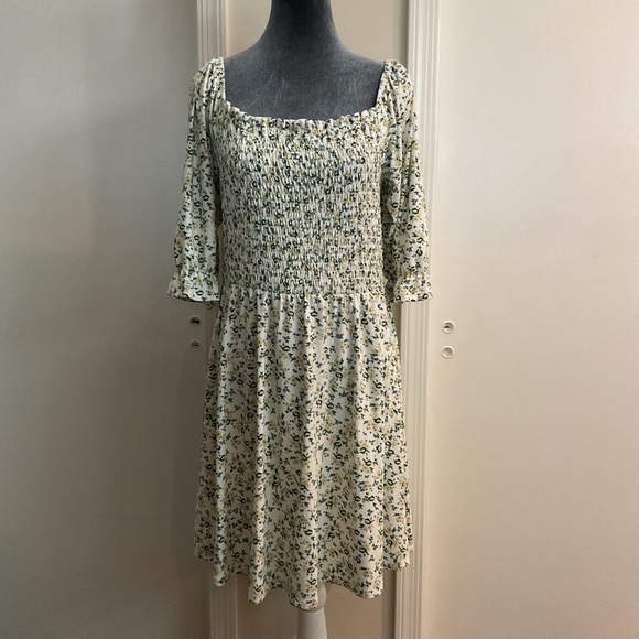 Wayf Dresses & Skirts - WAYF Yellow White Floral Dress Square Neck Short Sleeve A-Line Size L